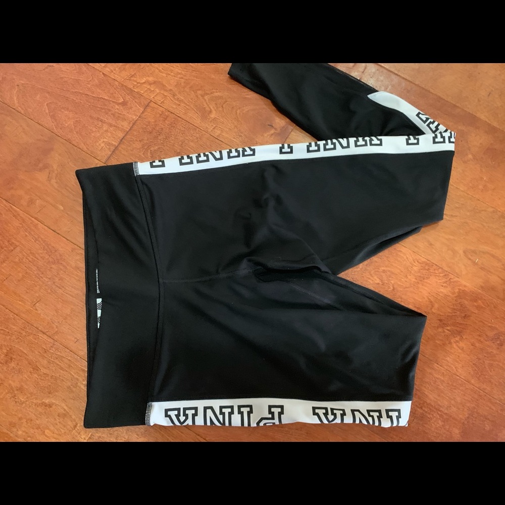 NWOT VSPINK ULTIMATE LEGGINGS